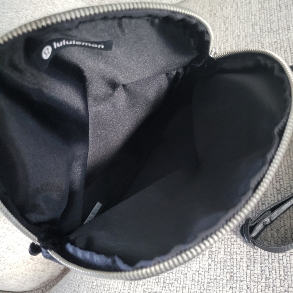 Lululemon All Night Festival Bag 2L - Picture 4 of 5